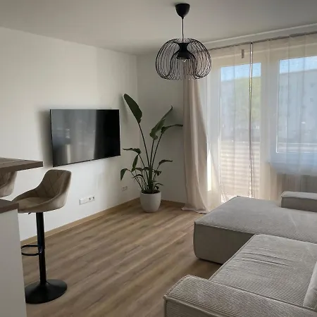 Neue Stilvolle 2-Zimmer Wohnung Im Zentrum Von Wolfsburg Exterior foto